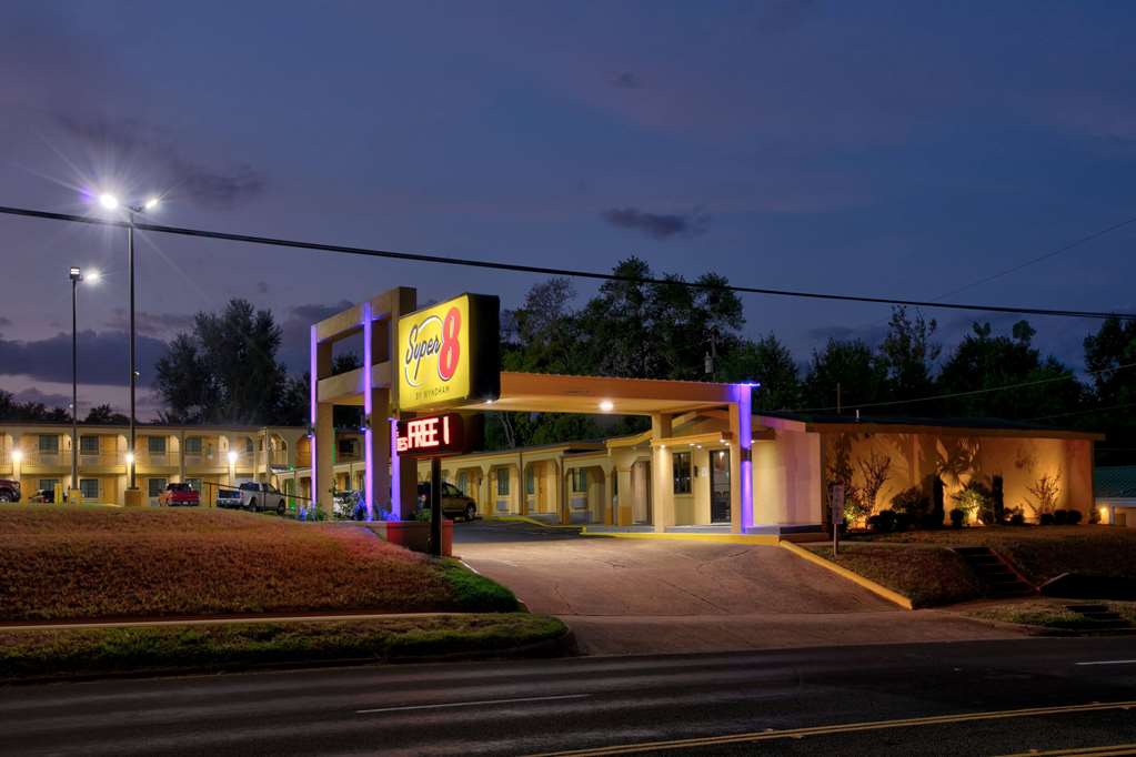 Super 8 by Wyndham Palestine - photo 3