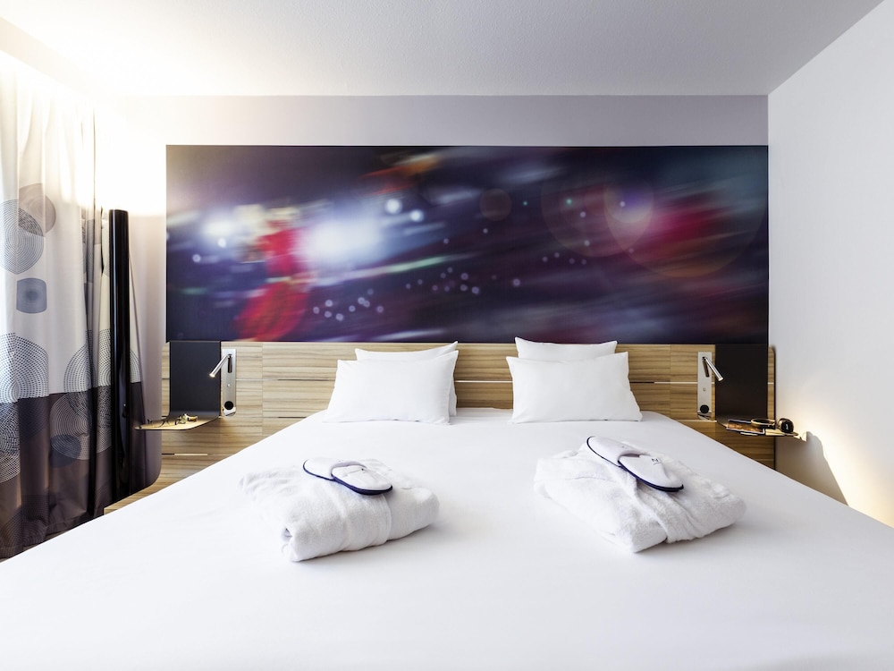 Novotel Limoges Le Lac — 4-Star Luxury Hotel in Limoges, France