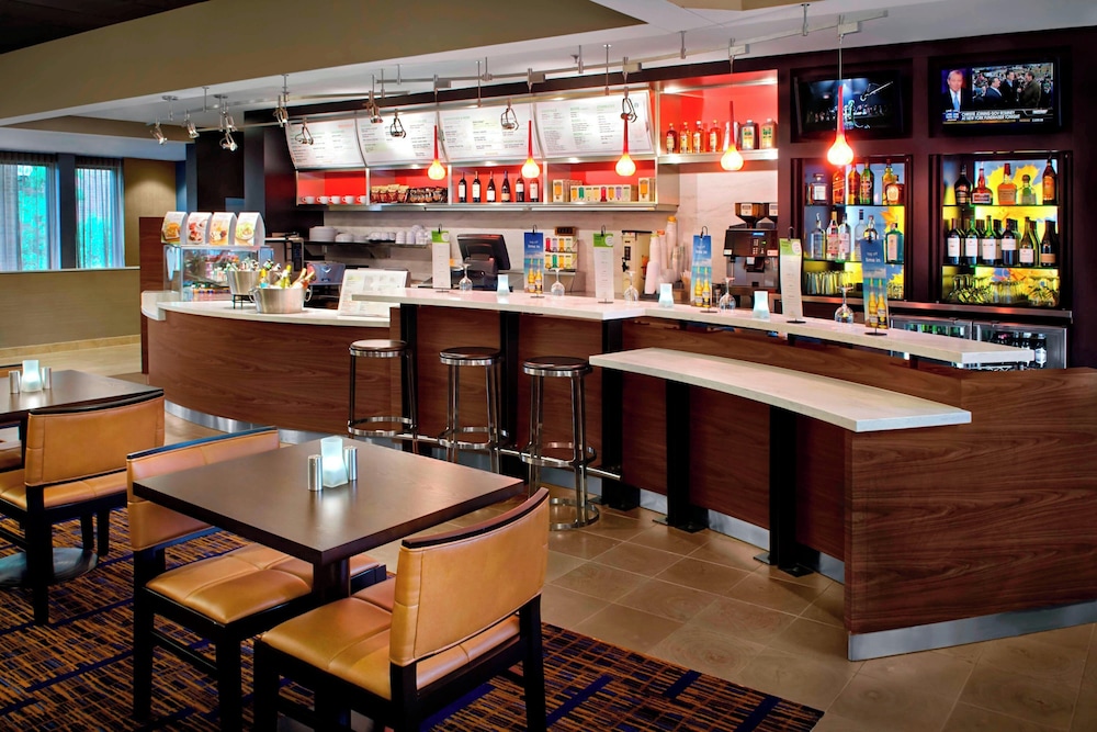 Courtyard By Marriott Hartford Windsor Airport - photo 19