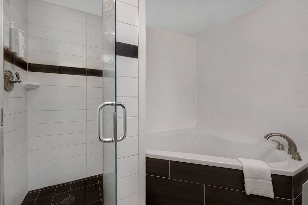 Hampton Inn Natchitoches - photo 20