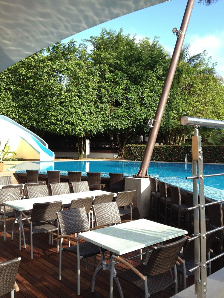 Poolside Bar