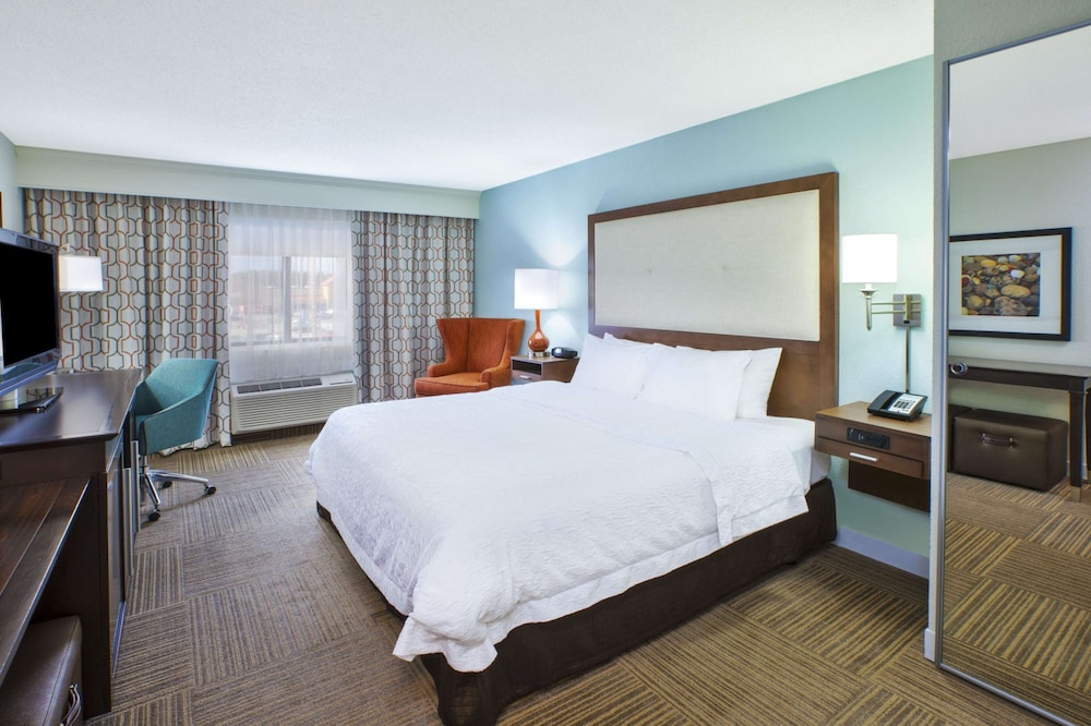 Hampton Inn Gaylord - photo 8