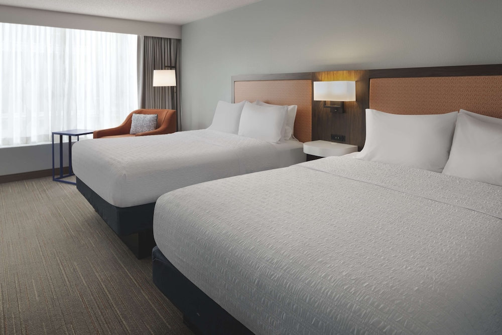 Hampton Inn & Suites Myrtle Beach Oceanfront - photo 13