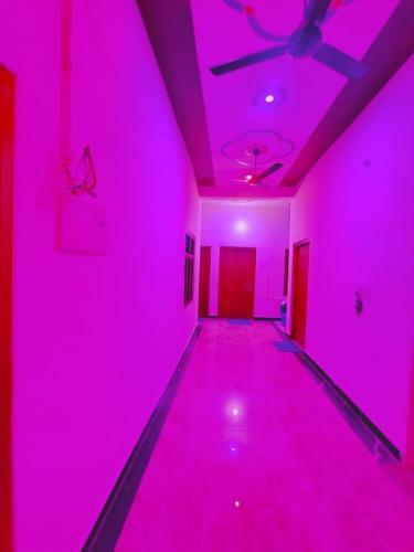 Sri Sitaram Hnuman Ji Guest House — 5-Star Luxury Hotel in Ajodhya, India