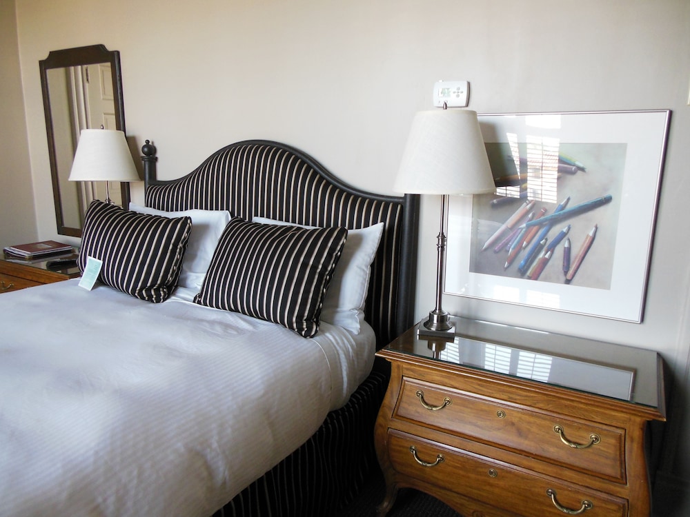 The Upham Hotel - photo 8
