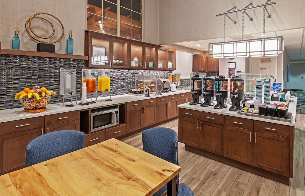 Homewood Suites by Hilton Greensboro - photo 32