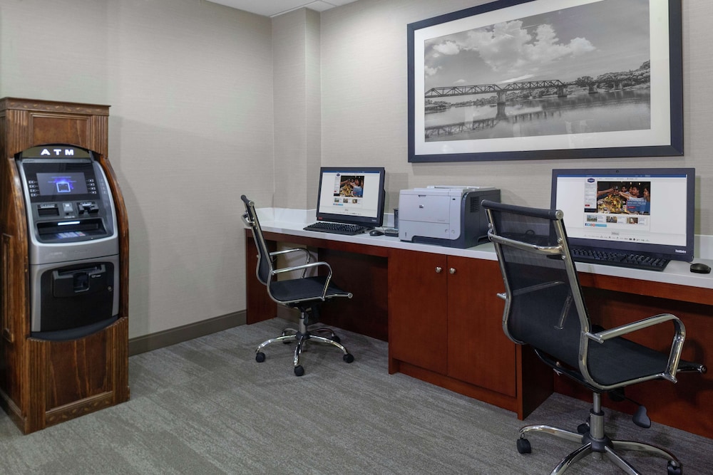 Hampton Inn Woodbridge - photo 2