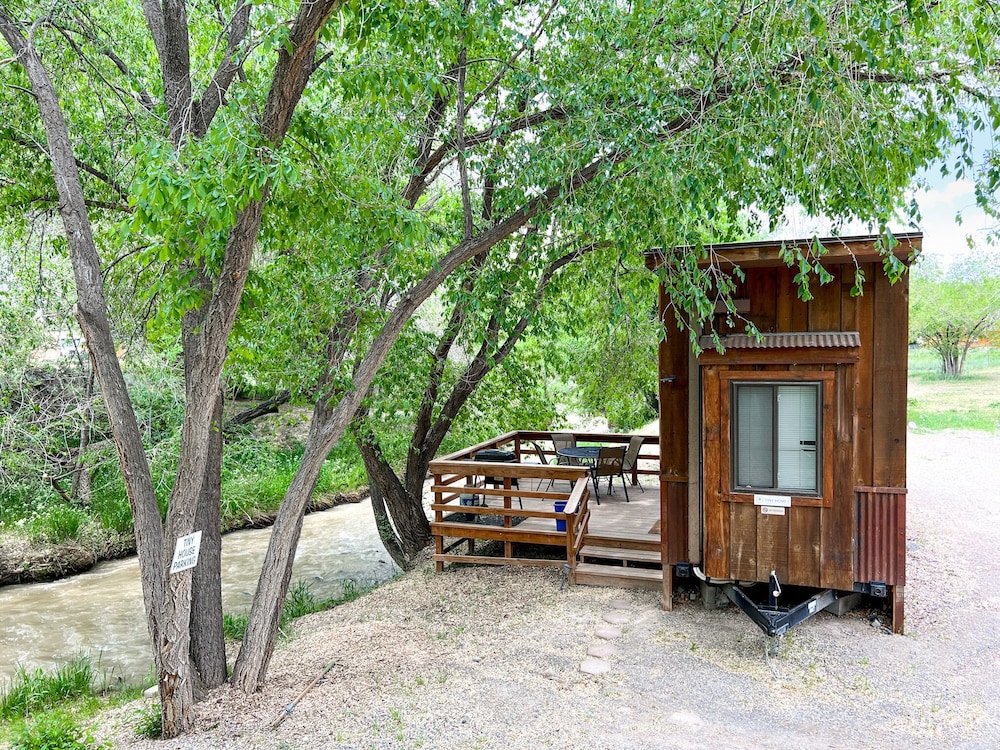 Cedar Creek Lodging & RV Park - photo 14