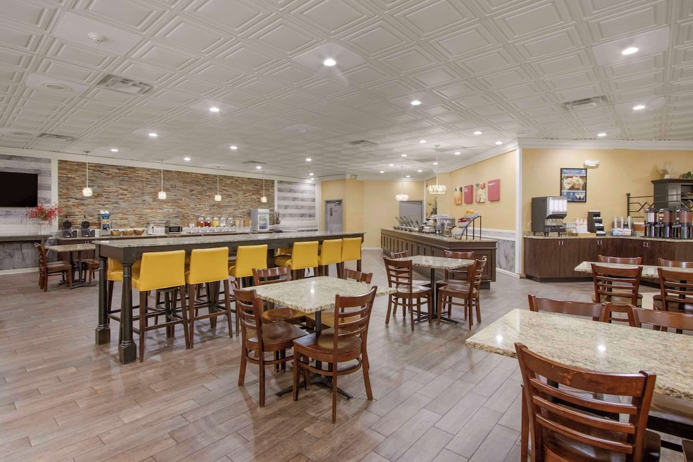 Clarion Inn Asheville Airport - photo 29