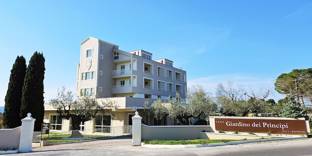Hotel Giardino dei Principi - carbon neutral hotel in Citta Sant'angelo