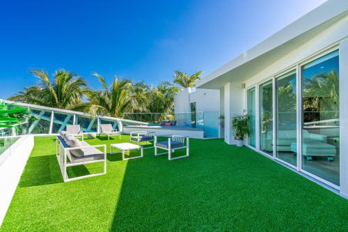 Villa Loggia Oasis Luxurious 6BD 7BA with Resort Style Pool - photo 57