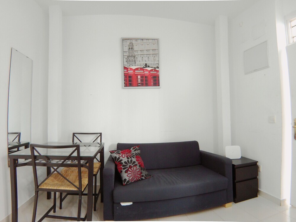 Estudio en bajos y patio int 4m2 en Puerta del Ang Madrid