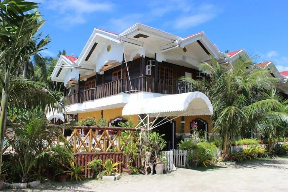 Villa Limpia Beach Resort — hotel in Loay