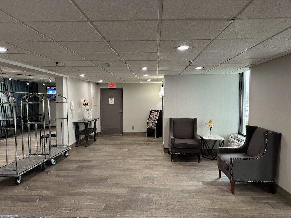 Comfort Inn and Suites Johnson City NY - photo 23