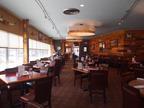 Yogo Inn - photo 11