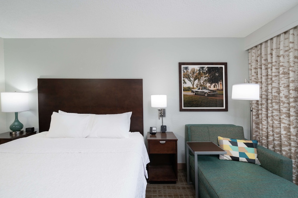 Hampton Inn & Suites Nashville Franklin - photo 16