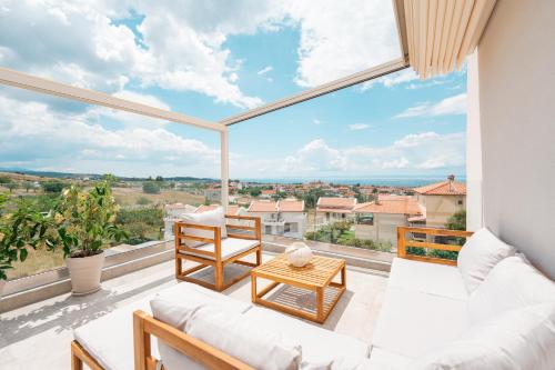 Tris in Nikiti, Greece