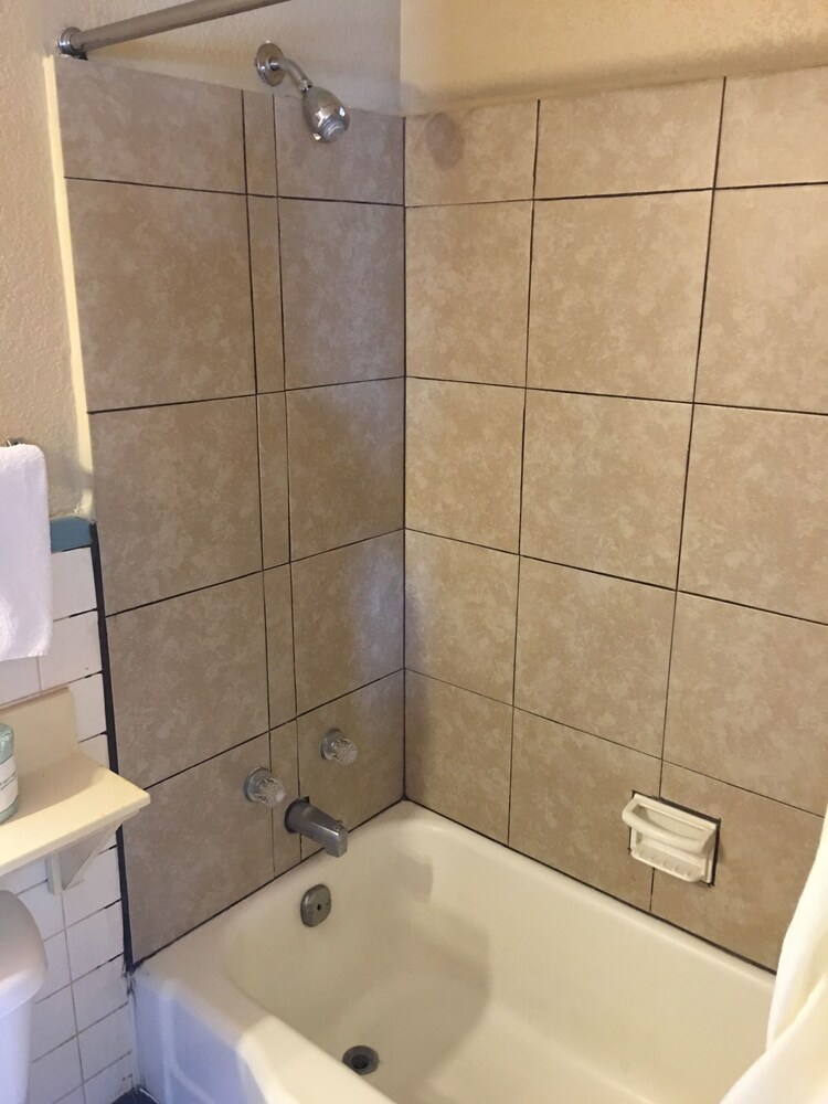 Best Value Inn Motel Sandusky - photo 59