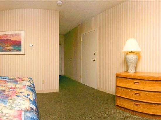 Royal Garden Inn - photo 11