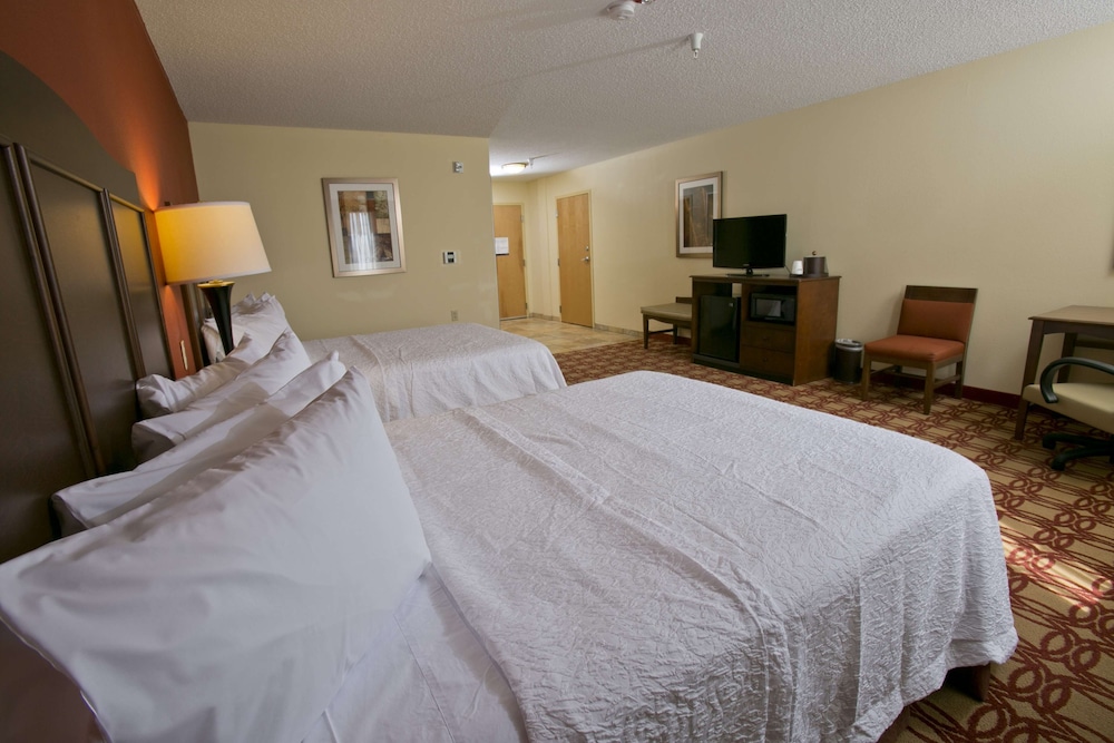 Hampton Inn & Suites Wiggins - photo 11