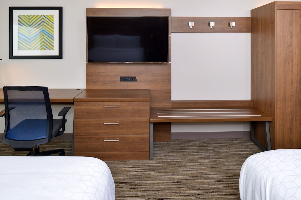 Holiday Inn Express & Suites Ottumwa by IHG - photo 12