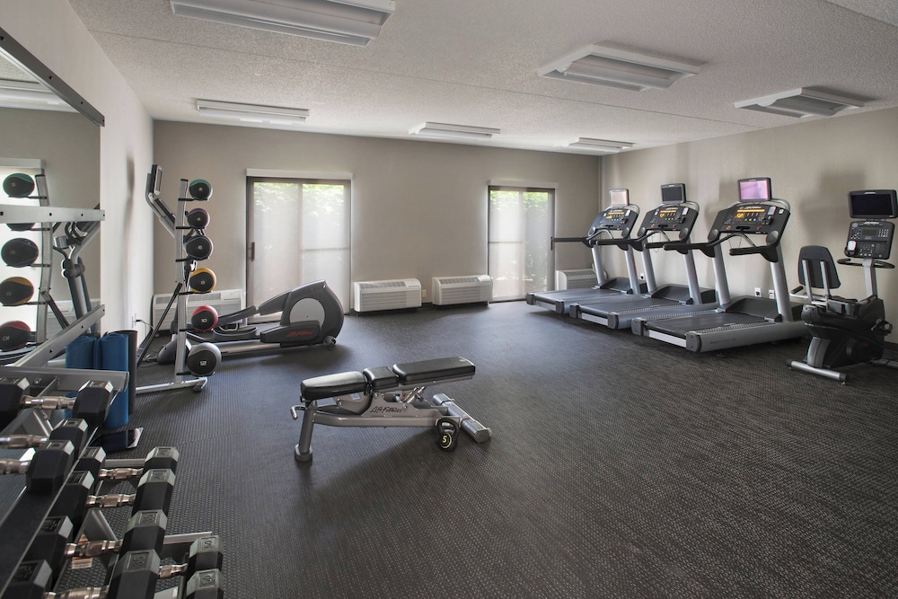 Courtyard by Marriott Lincroft Red Bank - photo 12