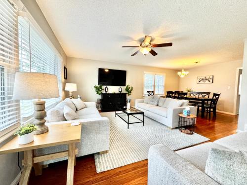 Hawks Nest in Marion, United States