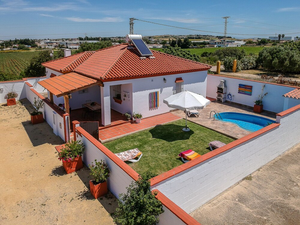 Chalet Bellavista — 4-Star Luxury Hotel in Conil De La Frontera, Spain