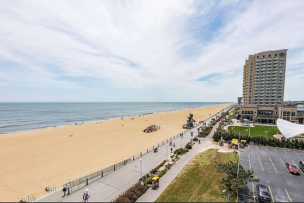 Hampton Inn Virginia Beach Oceanfront North - photo 82