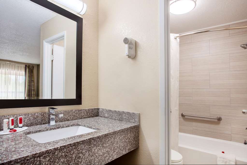 Baymont by Wyndham Lake City I 75 - photo 12