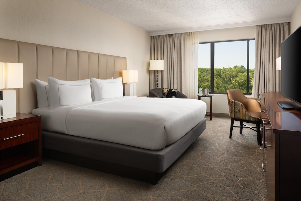 DoubleTree by Hilton Fairfield Hotel & Suites - photo 28