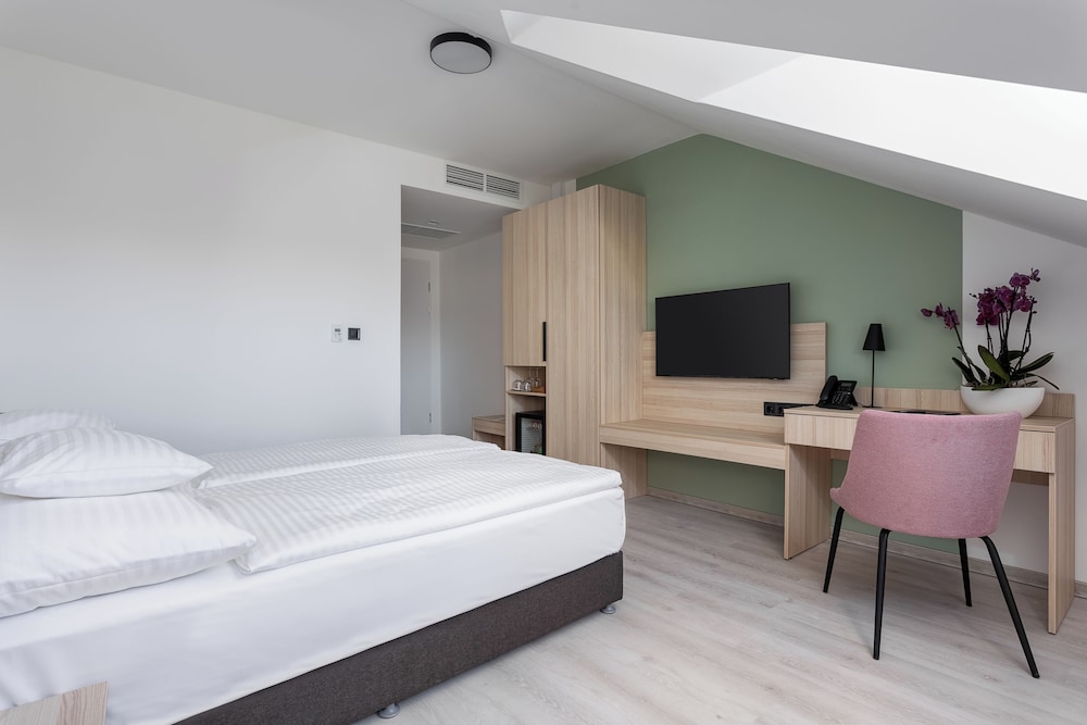 Hunguest Hotel Flora — Eger — photo 4