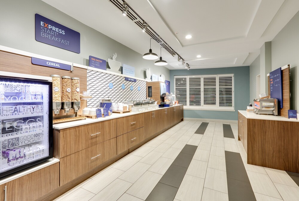Holiday Inn Express & Suites Dublin by IHG - photo 16