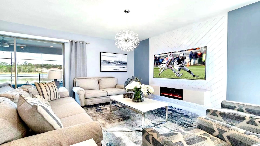Family friendly Oasis With Game Room & Pool - photo 16