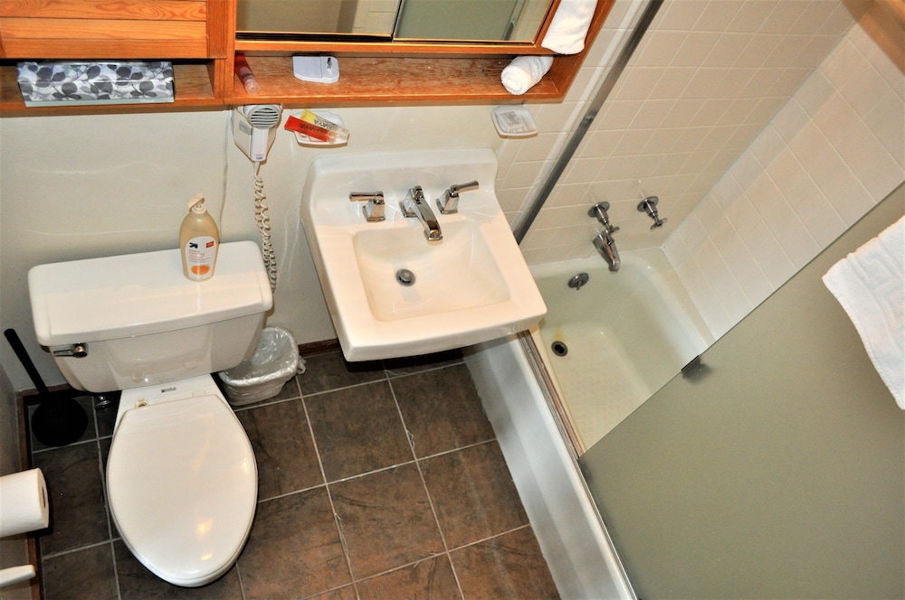 Tennis Townhome 2 Bed 2.5 Bath - photo 17