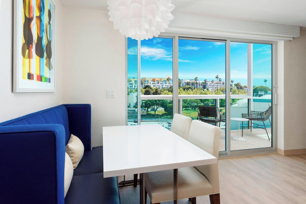 Courtyard by Marriott Santa Monica - photo 17