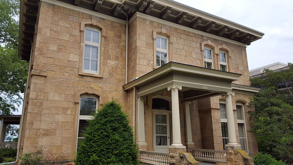 Governor's Mansion Inn and Cafe - photo 22