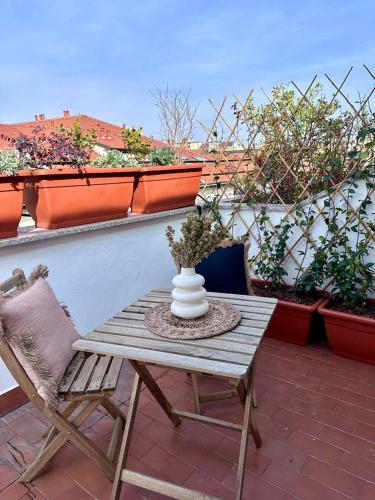Navigli Studio with Terrace Walk to Bocconi IULM & Darsena — 4-Star Luxury Hotel in Milan, Italy