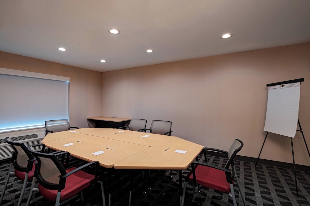 TownePlace Suites by Marriott San Antonio Northwest at The RIM - photo 32