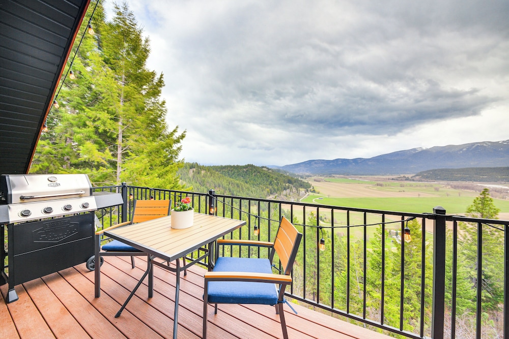 Mtn & River view Gem w Balcony in Bonners Ferry — hotel in Bonners Ferry