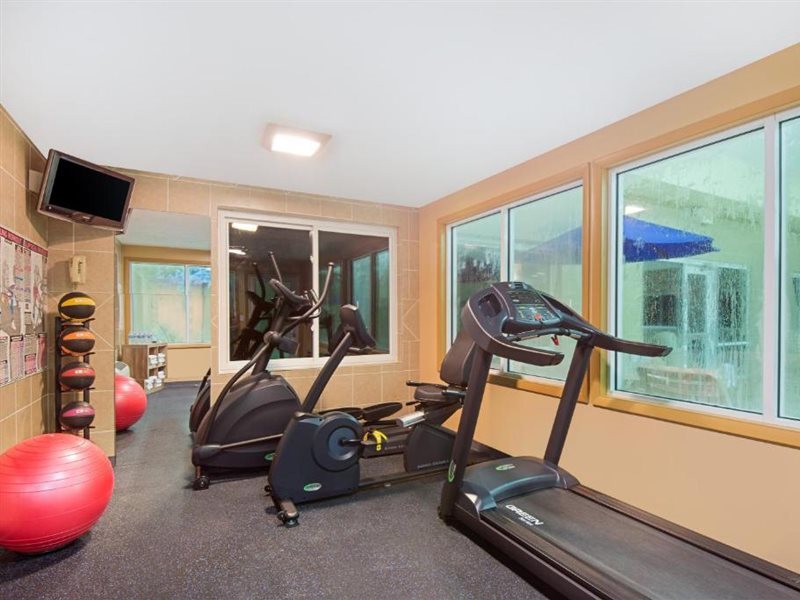 Days Inn by Wyndham Fremont - photo 17
