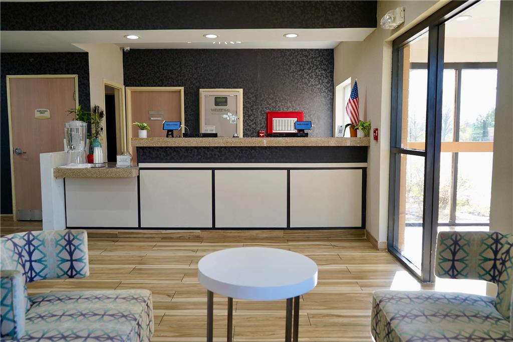 Clarion Inn Fairborn near Wright Patterson AFB - photo 4