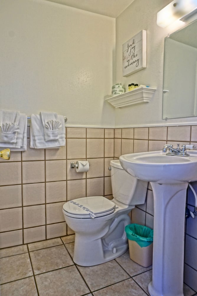 Arbor Inn Motel Oakridge - photo 40