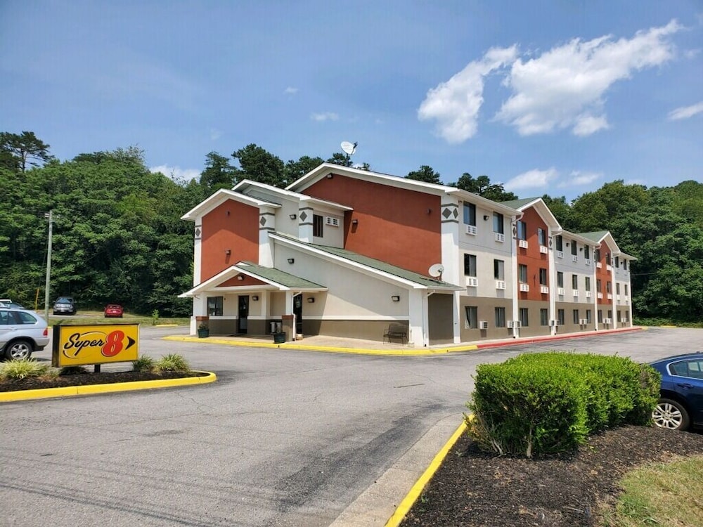 Super 8 by Wyndham Salem VA - photo 2