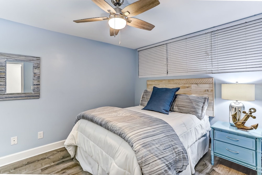 Ketch Courtyard Condo Oceanview Balcony Pool Steps from the Beach — Fernandina Beach — photo 5