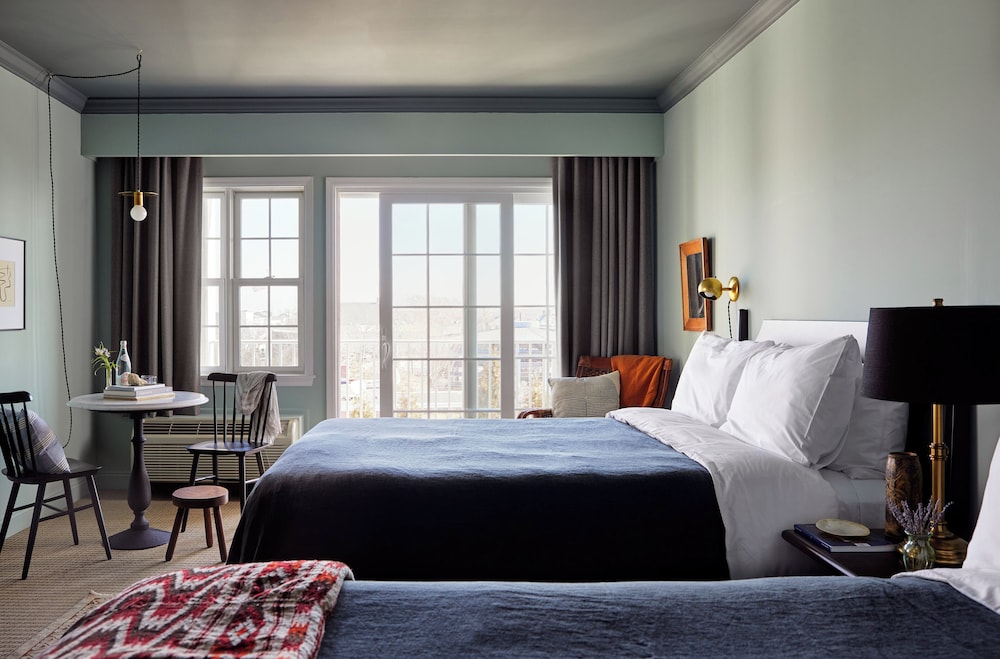 The Harbor Front Inn - photo 2