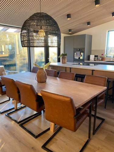 The Oak house Designers private Northern lights geothermal Villa