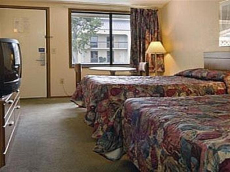 Knights Inn Greenville NC - photo 9