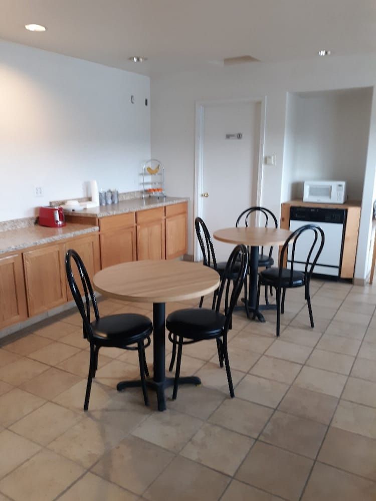 Stay Express Inn Hamilton - photo 17
