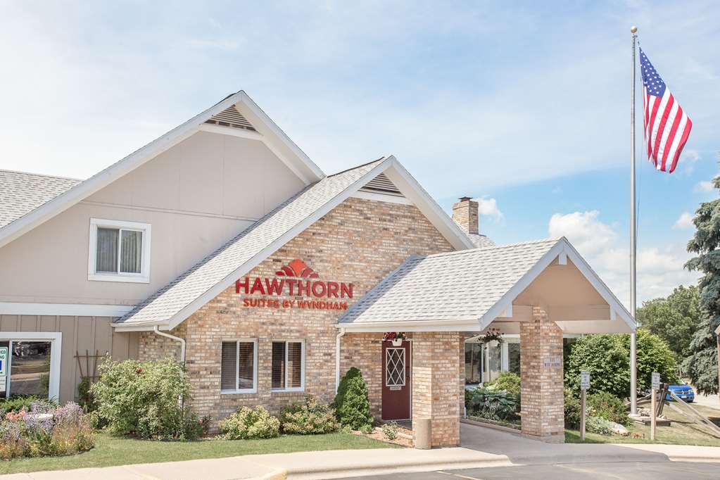 Hawthorn Extended Stay by Wyndham Green Bay - featured photo